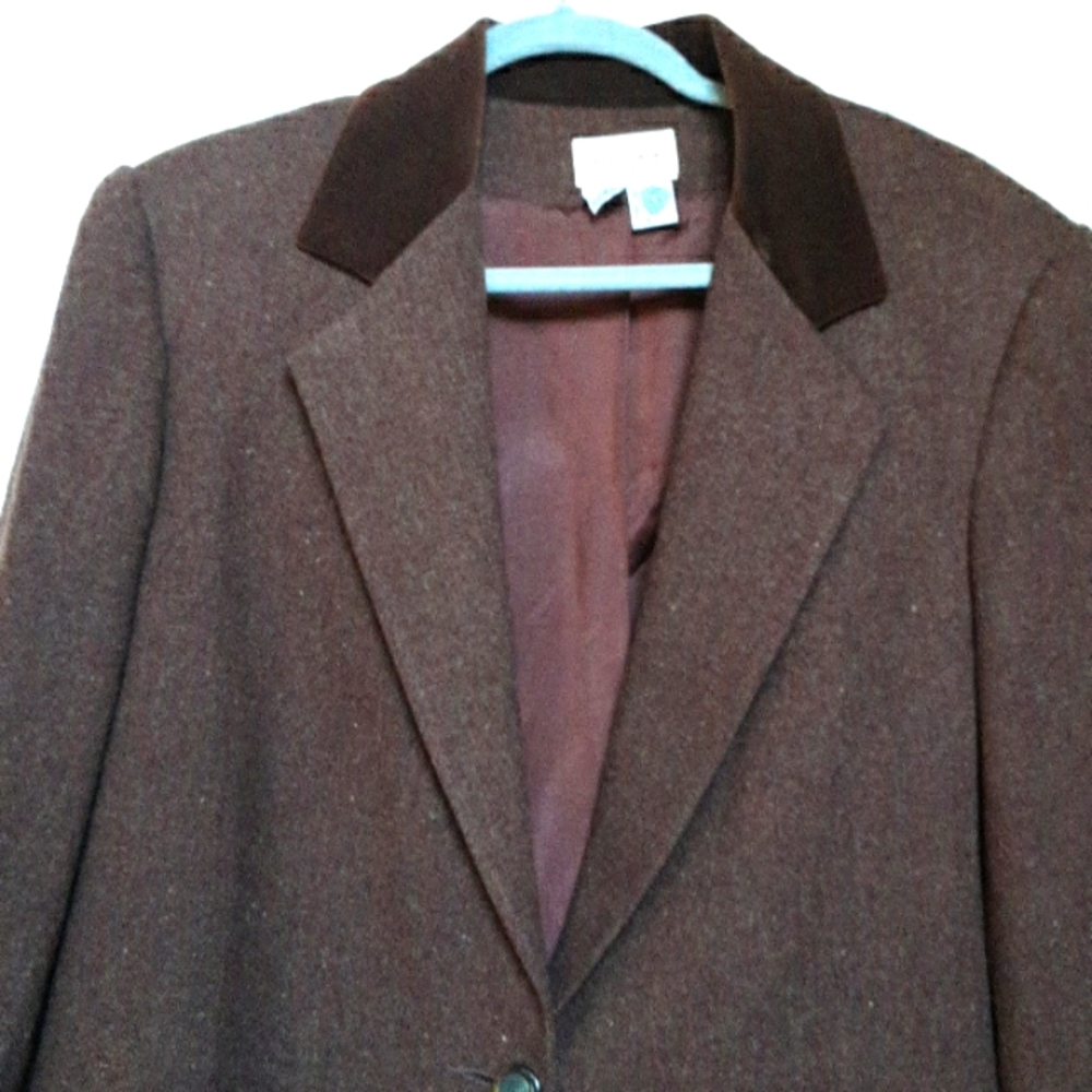 100% Wool Blazer sz 8 BROWN.
